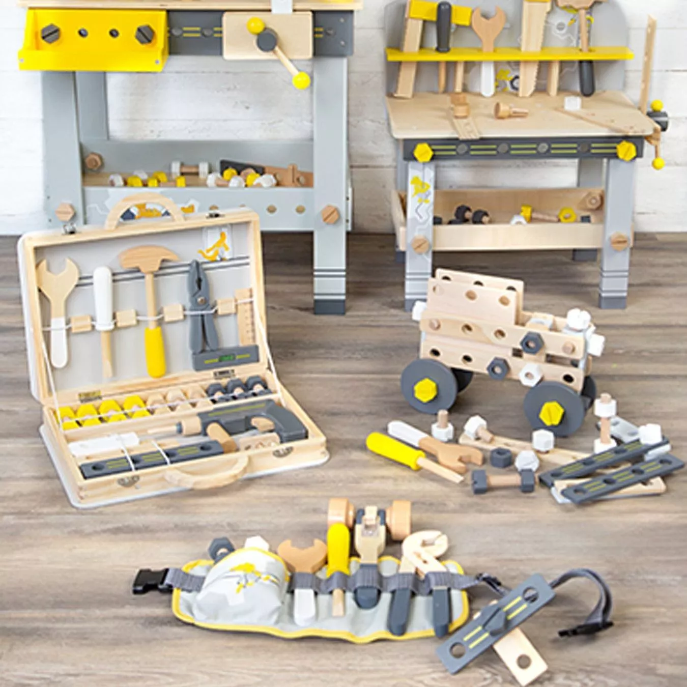 Établi de bricolage avec outils en bois